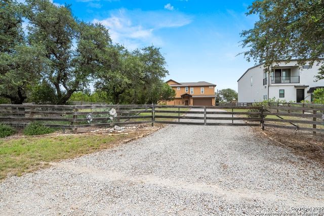 617 Lake Island, Canyon Lake, TX 78133