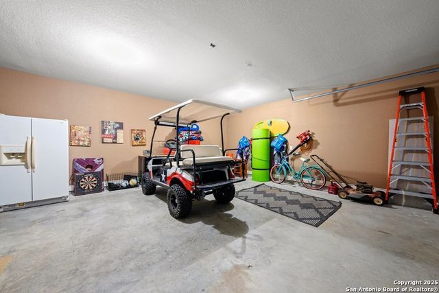 617 Lake Island, Canyon Lake, TX 78133