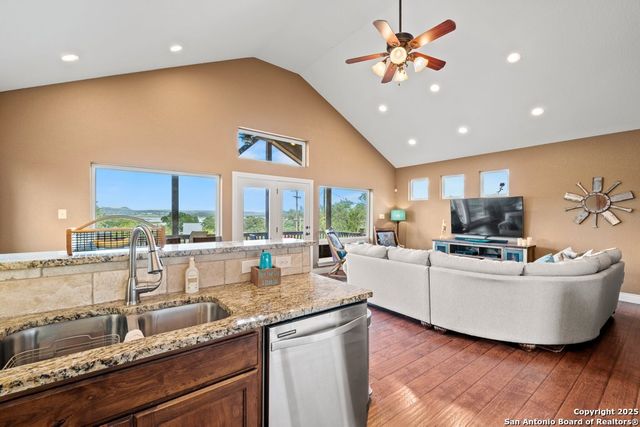 617 Lake Island, Canyon Lake, TX 78133