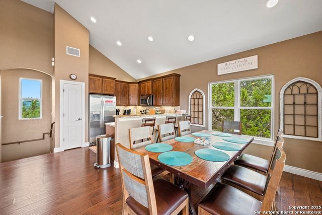 617 Lake Island, Canyon Lake, TX 78133