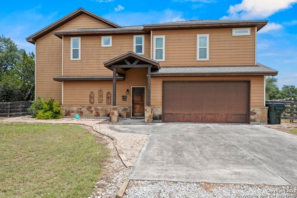 617 Lake Island, Canyon Lake, TX 78133