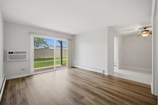 330 N Carter Street 103, Palatine, IL 60067