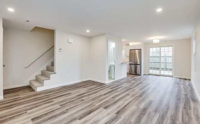 135 West Main St 11, Barnstable, MA 02601