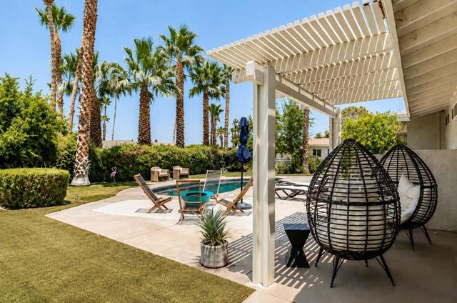 1318 E Via Escuela, Palm Springs, CA 92262