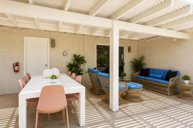 1318 E Via Escuela, Palm Springs, CA 92262