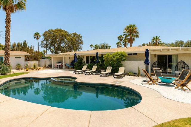 1318 E Via Escuela, Palm Springs, CA 92262
