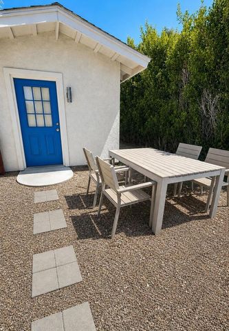 1318 E Via Escuela, Palm Springs, CA 92262