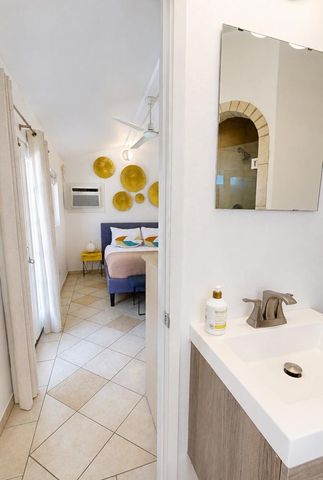 1318 E Via Escuela, Palm Springs, CA 92262