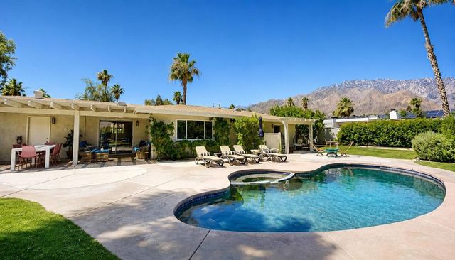 1318 E Via Escuela, Palm Springs, CA 92262