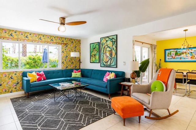 1318 E Via Escuela, Palm Springs, CA 92262