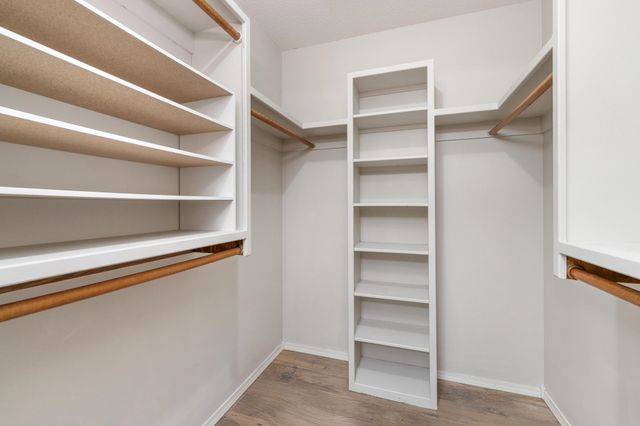 4827 N Homestead St, Bel Aire, KS 67220