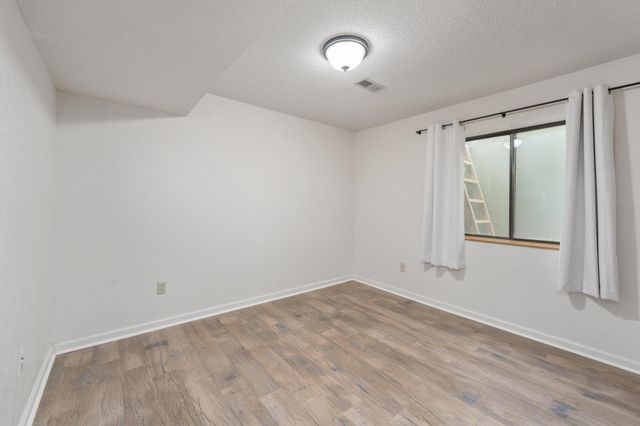 4827 N Homestead St, Bel Aire, KS 67220