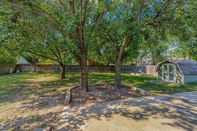 4827 N Homestead St, Bel Aire, KS 67220