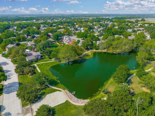 4827 N Homestead St, Bel Aire, KS 67220