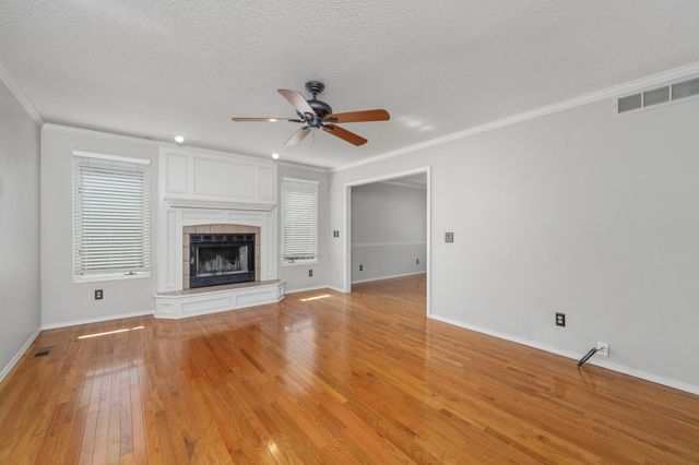 4827 N Homestead St, Bel Aire, KS 67220