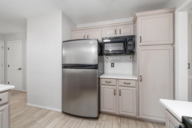 4827 N Homestead St, Bel Aire, KS 67220