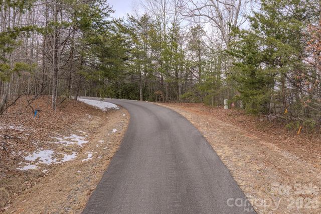 2724 Mountain Crest Drive S 75, Marion, NC 28752