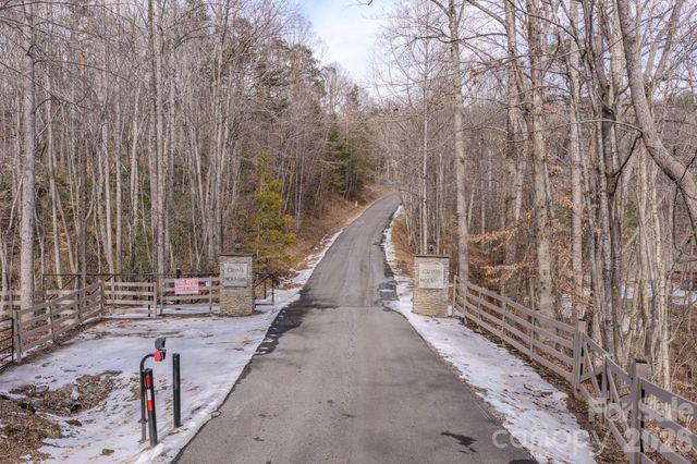 2724 Mountain Crest Drive S 75, Marion, NC 28752