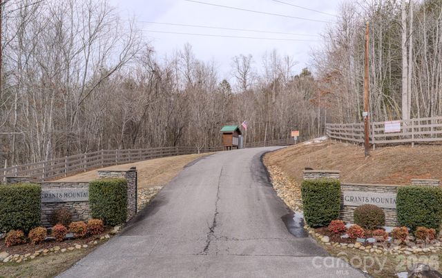 2724 Mountain Crest Drive S 75, Marion, NC 28752