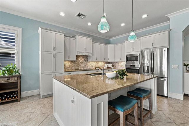 5047 Andros DR, Naples, FL 34113