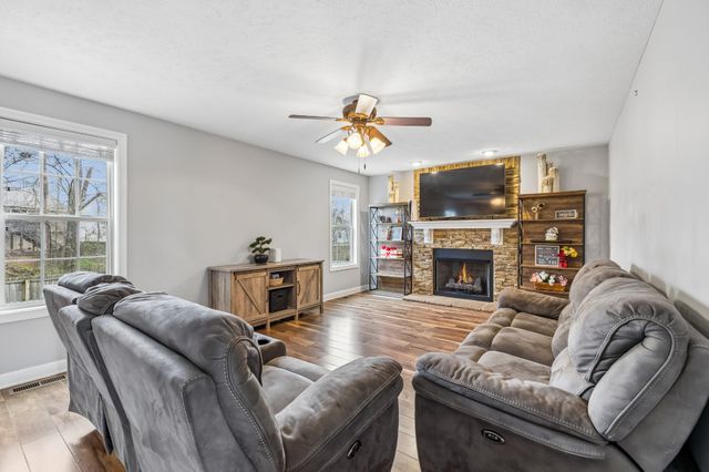 3726 Crisscross Ct, Clarksville, TN 37040
