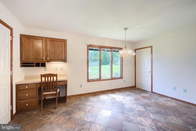 2874 SPARROW DR, York, PA 17408