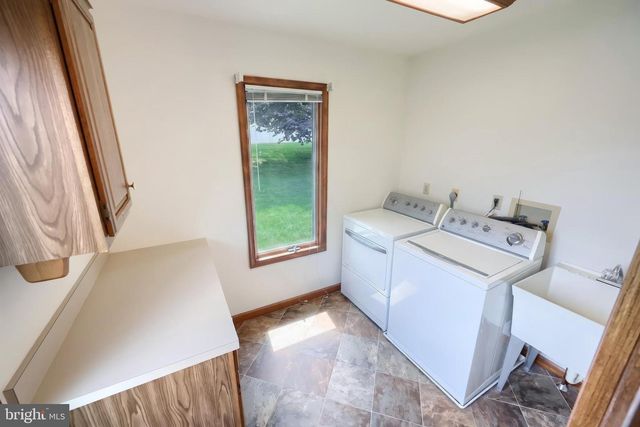 2874 SPARROW DR, York, PA 17408