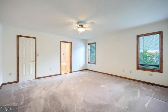 2874 SPARROW DR, York, PA 17408