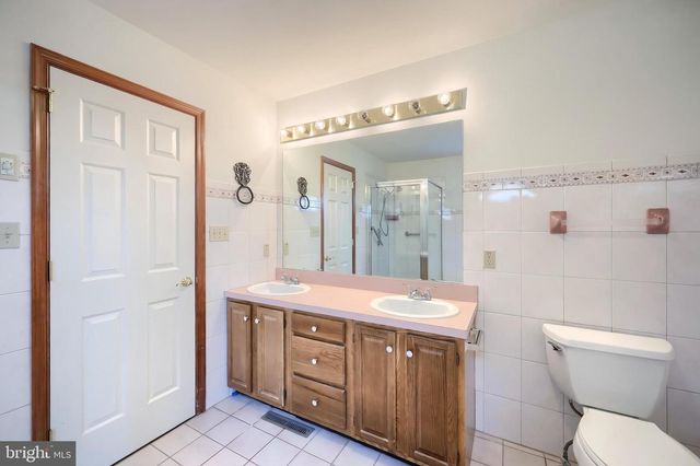 2874 SPARROW DR, York, PA 17408
