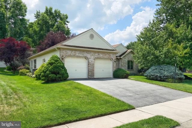 2874 SPARROW DR, York, PA 17408