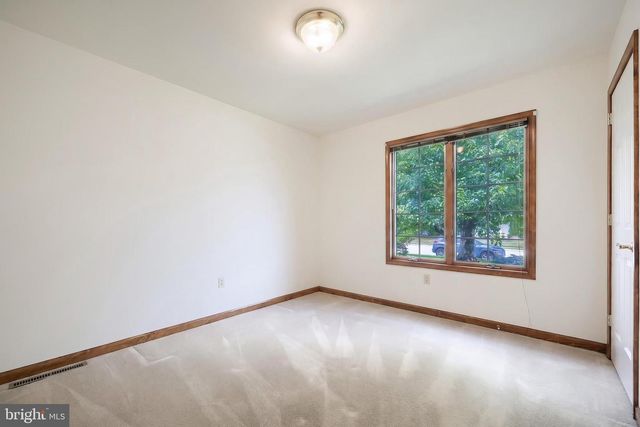 2874 SPARROW DR, York, PA 17408