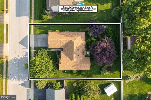 2874 SPARROW DR, York, PA 17408