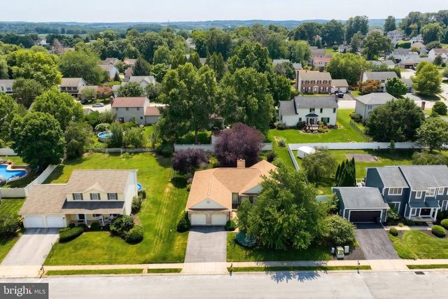 2874 SPARROW DR, York, PA 17408