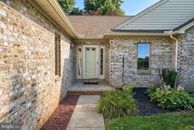 2874 SPARROW DR, York, PA 17408