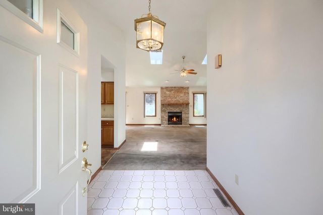 2874 SPARROW DR, York, PA 17408