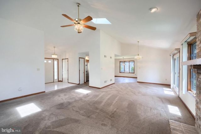 2874 SPARROW DR, York, PA 17408
