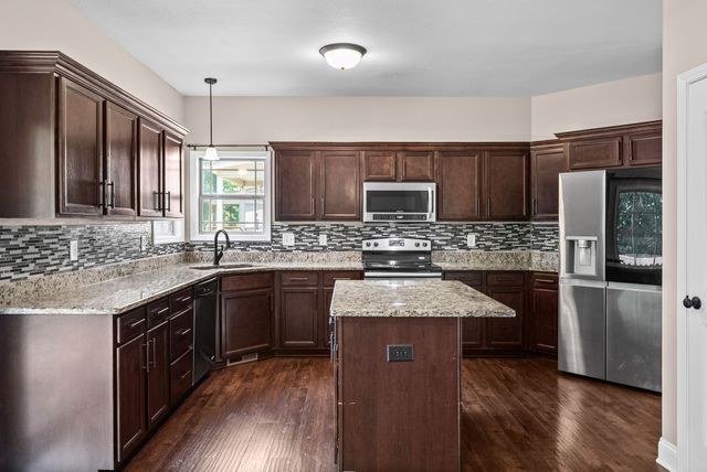 1272 Brigade Dr, Clarksville, TN 37043