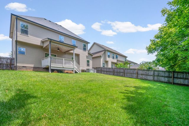 1272 Brigade Dr, Clarksville, TN 37043