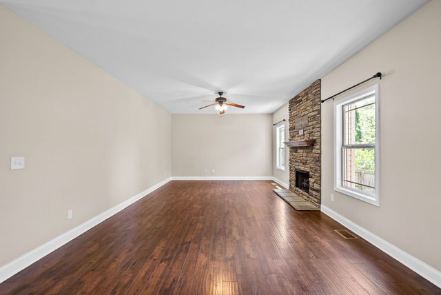 1272 Brigade Dr, Clarksville, TN 37043