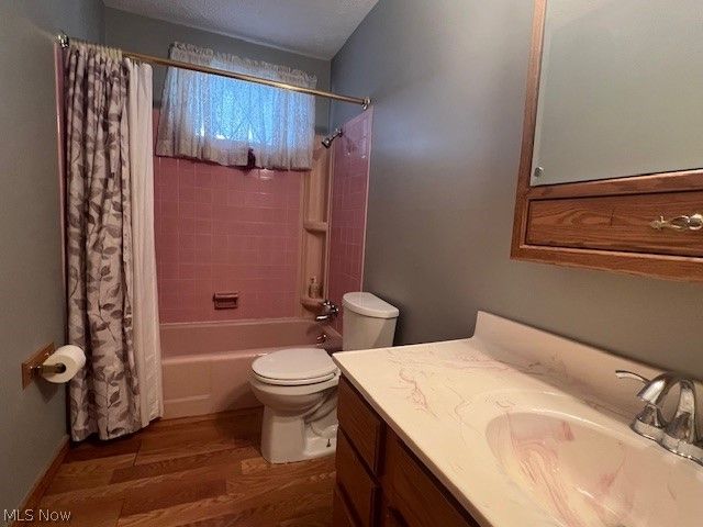 1124 Valley Drive NW, North Canton, OH 44720