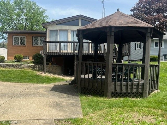 1124 Valley Drive NW, North Canton, OH 44720