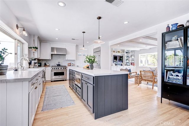 27427 Sunnyridge Road, Palos Verdes Peninsula, CA 90274
