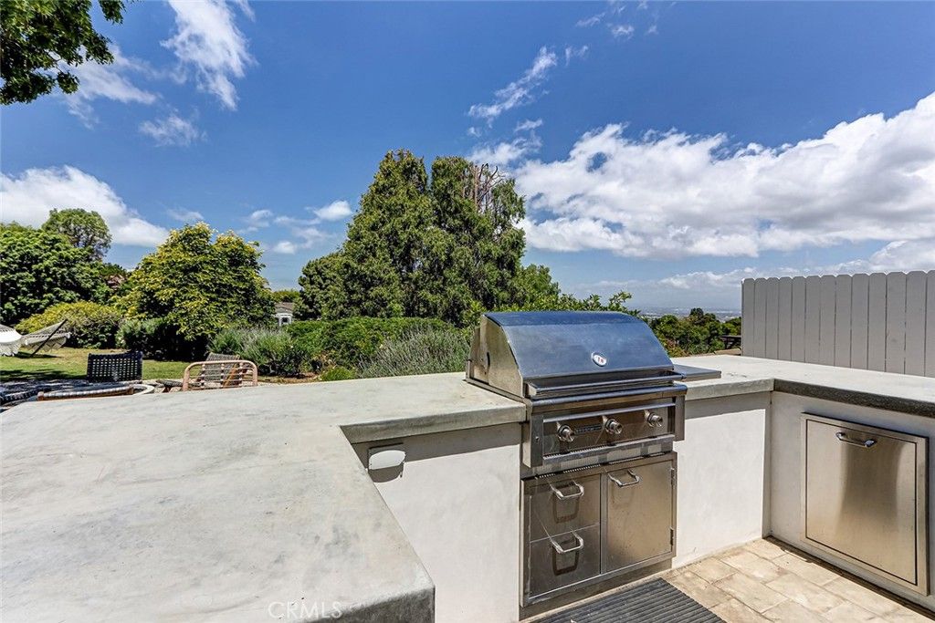 Image 14 of property listing at 27427 Sunnyridge Road, Palos Verdes Peninsula, CA 90274