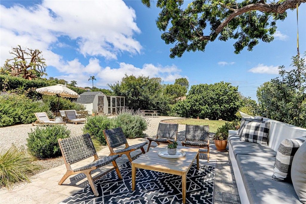 Image 9 of property listing at 27427 Sunnyridge Road, Palos Verdes Peninsula, CA 90274