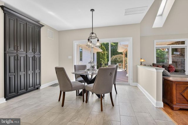 3 ROBIN CIR, Princeton Junction, NJ 08550
