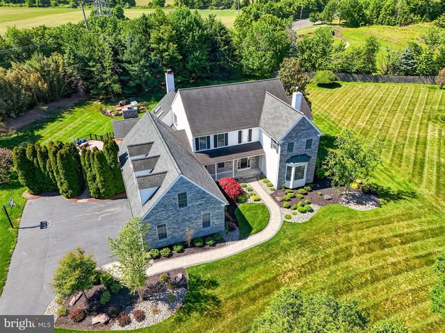3 ROBIN CIR, Princeton Junction, NJ 08550