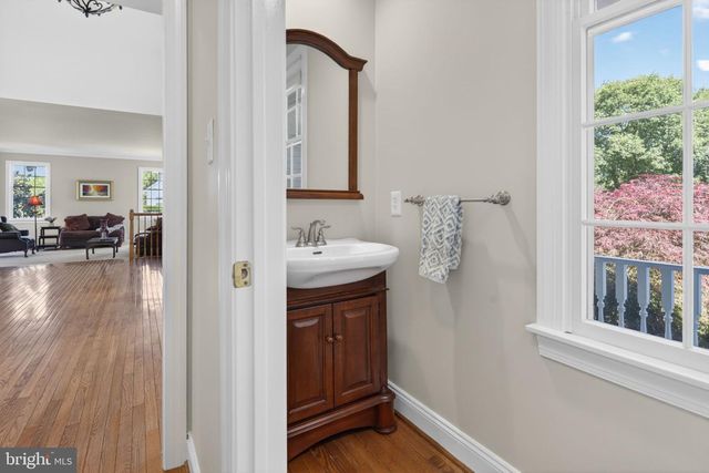 3 ROBIN CIR, Princeton Junction, NJ 08550