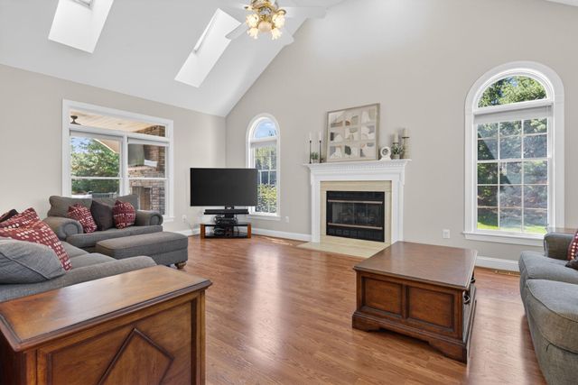 3 ROBIN CIR, Princeton Junction, NJ 08550