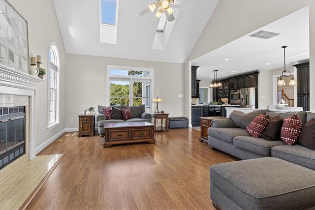 3 ROBIN CIR, Princeton Junction, NJ 08550
