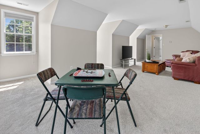 3 ROBIN CIR, Princeton Junction, NJ 08550